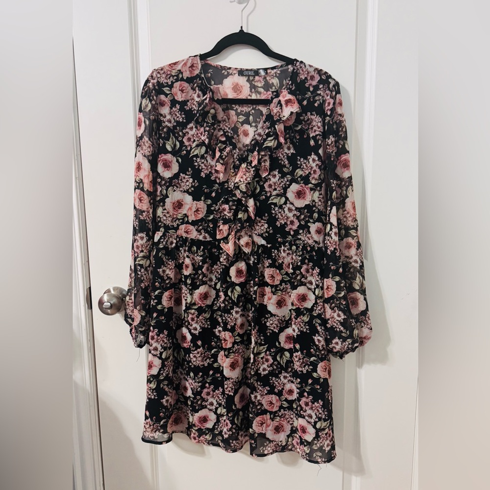 Chic Long Sleeve Floral Dress in Black and Pink